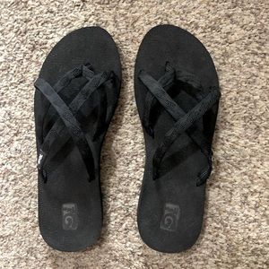 NWOT Teva strappy sandals